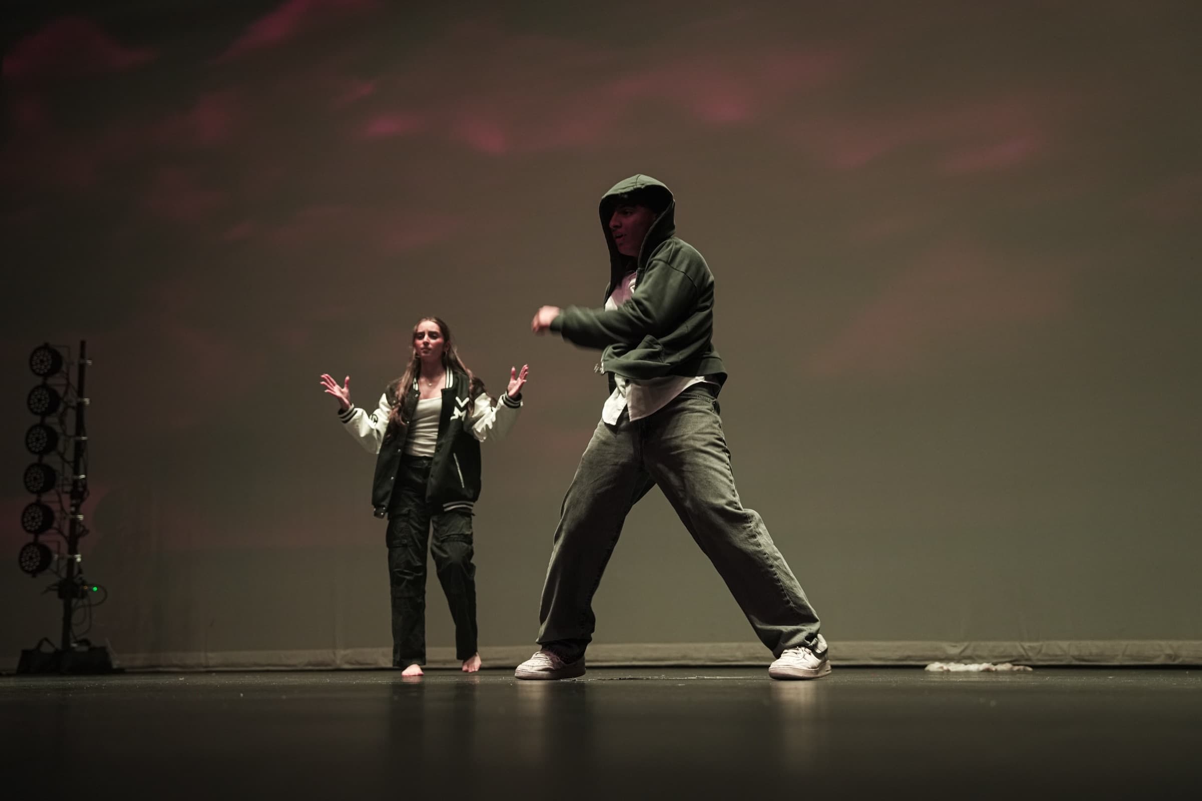 RRB dancers on stage